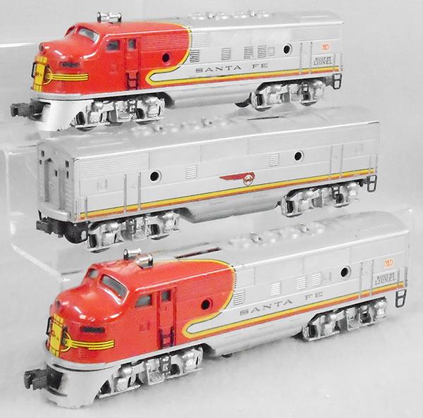 LIONEL 2333 SANTA FE ABA DIESELS: O ga, 2333P loco, 2343C B unit, 2333T dummy loco, screen tops, red GM decal above built by Lionel letters, both locos have minor nose decal chips around door, missing all porthole lenses, loco orig bo