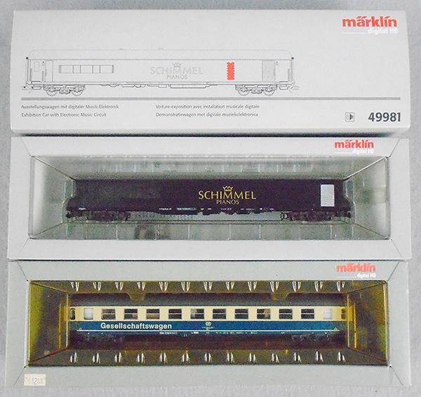 2 MARKLIN DIGITAL SOUND CARS (1 of 1)