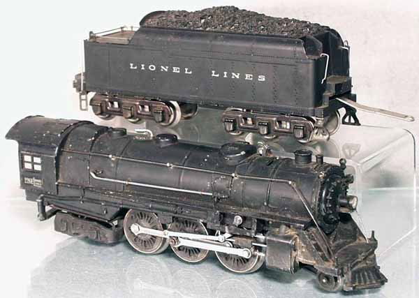 LIONEL 226E LOCO & TENDER: O ga, 226E loco, front boiler has broken hinges, 2226W tender, missing 1 front handrail, C5-6.