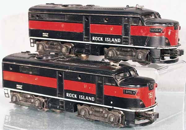 LIONEL TRAIN SET: O ga, 2031 Rock Island AA diesels, nose decals chipped, power unit has battery damage, 2400 Pullman, 2402 Pullman, 2401 obsv, C4-5.