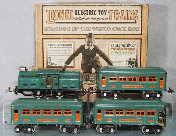 LIONEL 259 TRAIN SET: O ga, 252 loco, missing whistle, 2 #607 Pullmans, 608 obsv, orig set box worn, C5-6.