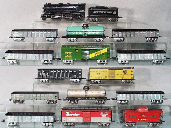 MARX TRAIN SET: O ga, die cast 999 loco, decals chipped, NYC tender, 7 #3552 gondolas, w/6 orig boxes, 3582 high gondola, orig box, 2 #3553 tank cars, 1 orig box, 3 box cars, 1 orig box, caboose, C5-9.
