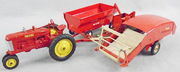 3 TRU SCALE FARM TOYS (1 of 2)