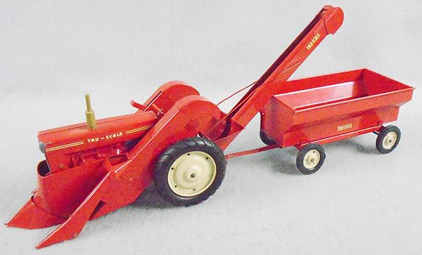 3 TRU SCALE FARM TOYS (1 of 2)