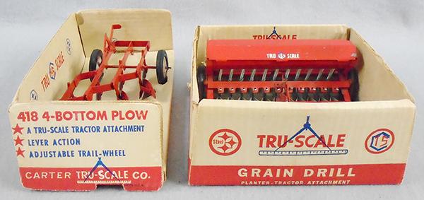 2 TRU SCALE FARM ACCESSORIES (1 of 2)