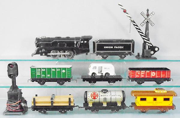 MARX UNION PACIFIC TRAIN SET (1 of 2)