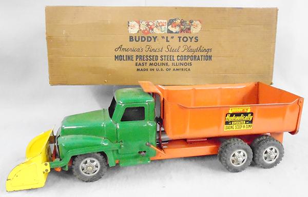 BUDDY L 5892 SCOOP-N-DUMP: painted pressed steel, 25 in, working, minor decal wear, grille tarnished, wear to bottom of scoop, orig set box minor wear, C7.