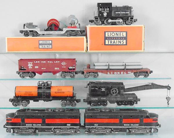 LIONEL TRAIN SET (1 of 2)