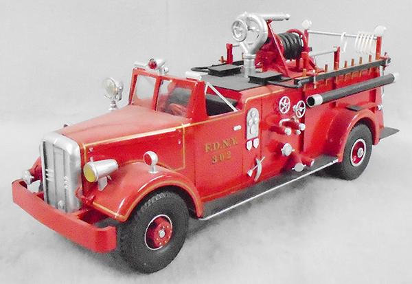 1948 WARD AMERICA LA FRANCE NYC FIRE ENGINE (1 of 2)