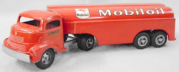 SMITH MILLER MOBILOIL TANKER (1 of 2)