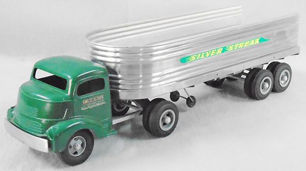 SMITH MILLER 806 GMC SILVER STREAK (1 of 2)