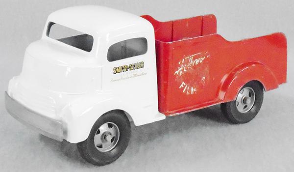 SMITH MILLER 810 GMC SEARCHLIGHT TRUCK (1 of 2)