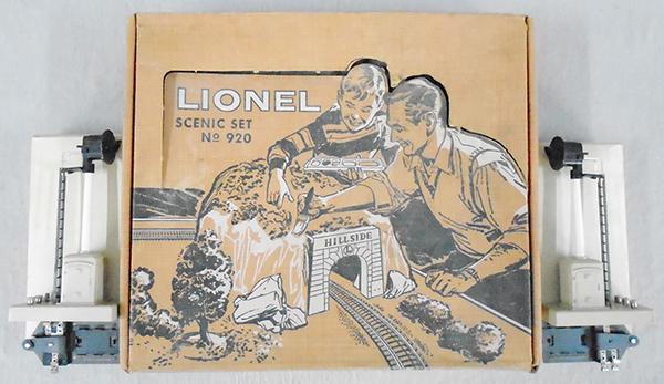 LIONEL ACCESSORIES (1 of 2)