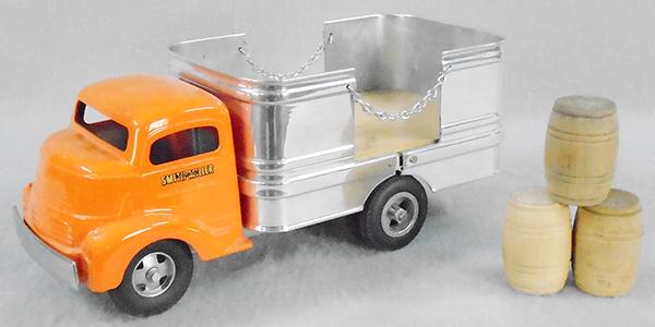 SMITH MILLER 405T TRITON OIL TRUCK: die cast, aluminum & wood, 14 in, ca 1949, professionally restored, C9.