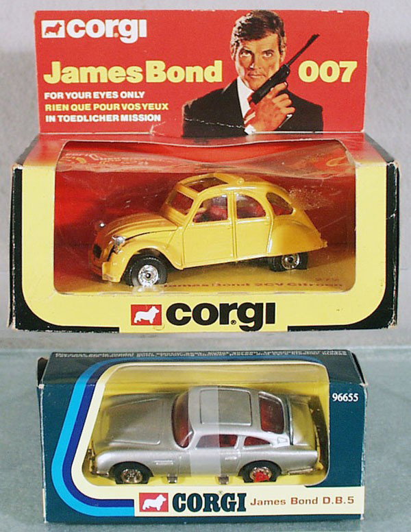 2 CORGI JAMES BOND AUTOS: 272 Citroen 2 CV, attached to orig insert, orig box some wear, 96655 Aston Martin DB5, attached to orig insert, orig box, C9-10.
