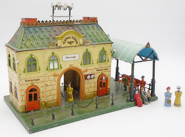 MARKLIN 2641/1 CENTRAL STATION (1 of 6)