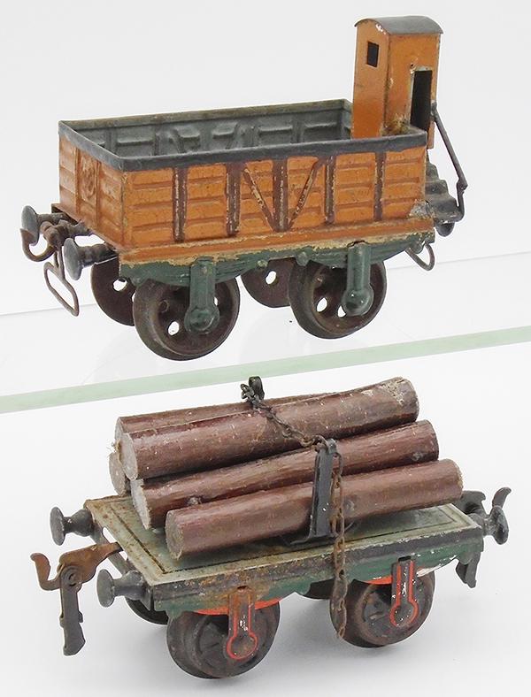 2 MARKLIN FREIGHT CARS (1 of 2)