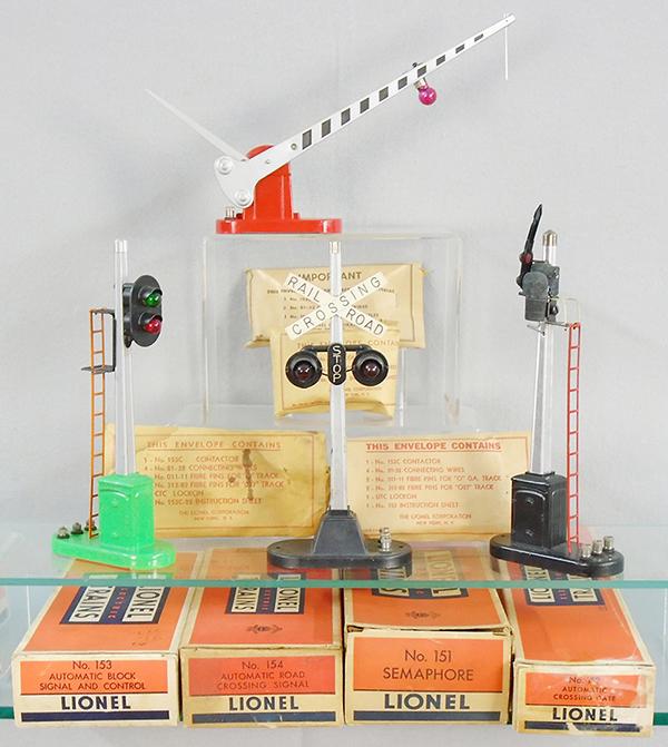 4 LIONEL ACCESSORIES (1 of 1)