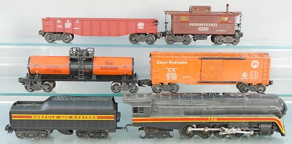 LIONEL TRAIN SET (1 of 2)
