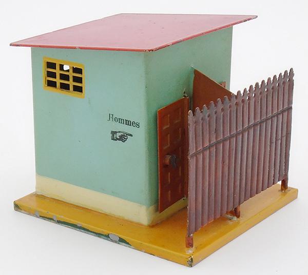 MARKLIN 2598 RESTROOMS: handpainted tin, 4 x 4 x 4 in, station lettered in French, C7.