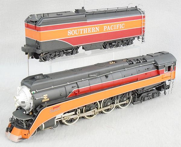 KTM SOUTHERN PACIFIC DAYLIGHT LOCO & TENDER (1 of 2)