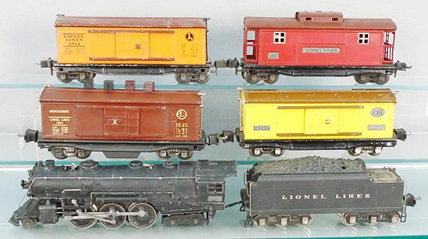 LIONEL TRAIN SET (1 of 2)