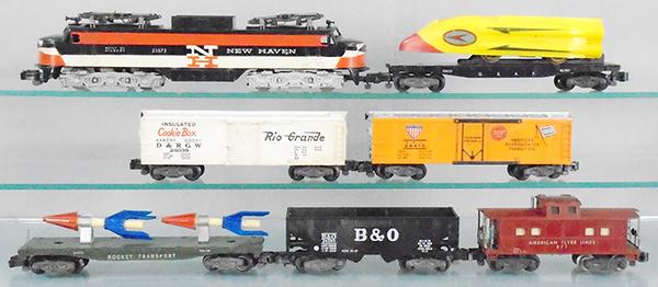 AMERICAN FLYER TRAIN SET (1 of 2)