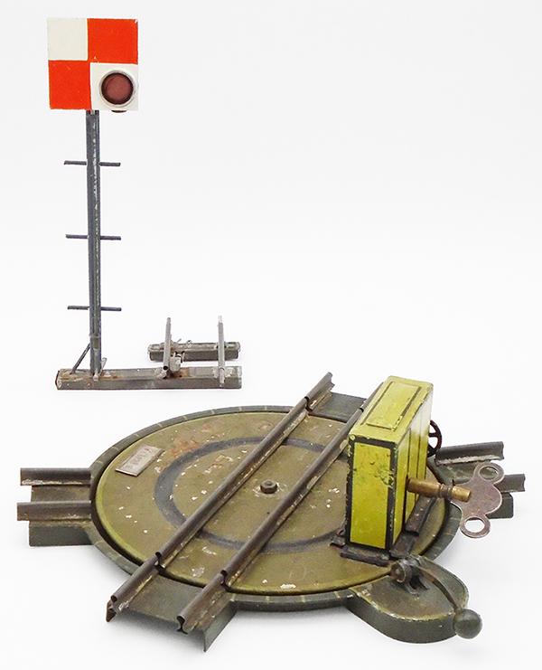 2 MARKLIN ACCESSORIES (1 of 2)