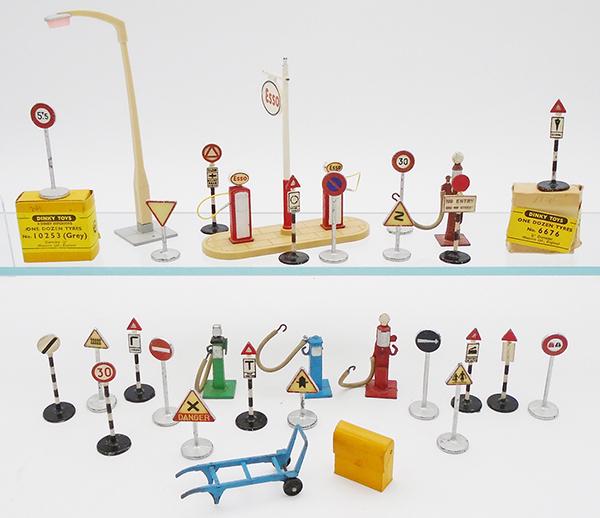 DINKY ACCESSORIES (1 of 1)