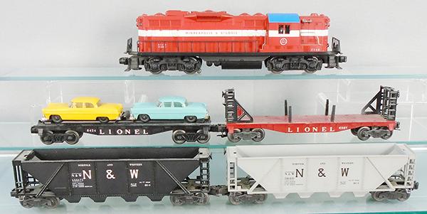 LIONEL TRAIN SET (1 of 2)