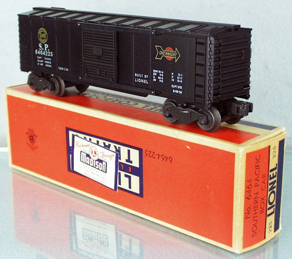LIONEL 6464-225 SOUTHERN PACIFIC BOX CAR: O ga, 1st version, orig box, C9.
