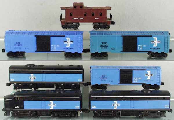 LIONEL B&M TRAIN SET: O ga, 226 Alco A, 2 #226 Alco B units, 3 #6464-475 box cars, 6017 caboose, C5-6.