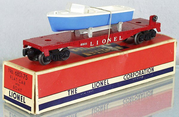 LIONEL 6801-75 FLAT W/BOAT: O ga, orig boat, orig box worn, C7-8.