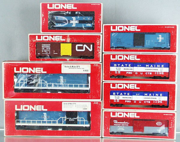LIONEL B&M TRAIN SET: O ga, 8654 GP9 diesel, 8655 dummy unit, w/cars 2 #9709, 9718, 9768, 9181, 9754, orig boxes worn, C7-8.