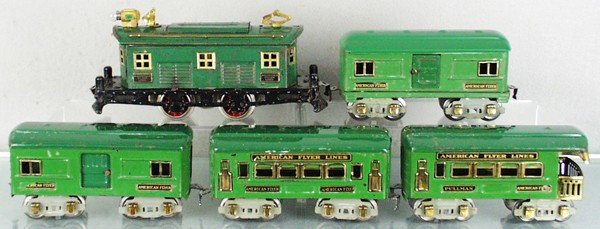 AMERICAN FLYER TRAIN SET: O ga, 3012 loco, rewheeled, gold touch up on window frames, 1214 baggage, roof restored, 3150 baggage, 3161 Pullman, 3161 obsv, C5.