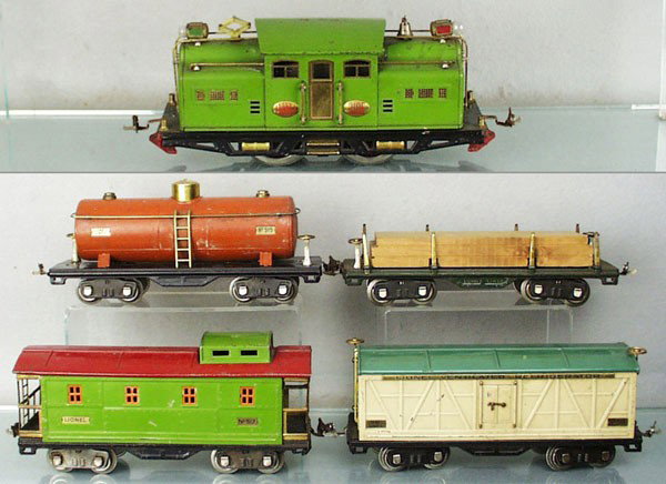 LIONEL TRAIN SET: std ga, 318E loco, 2 wheels replaced, 515 tank, 511 lumber, 514R reefer, 517 caboose, C5-6.