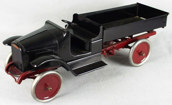 BUDDY L 201 DUMP TRUCK: painted pressed steel, 24" long, restored, C8.