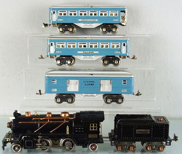 LIONEL TRAIN SET: O ga, 262 loco, flags glued into boiler, 262T tender, 602 baggage, 600 Pullman, some touch up on roof, 601 obsv, oxidation spot on roof, C5.
