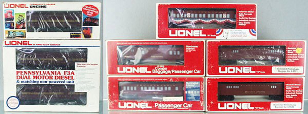 LIONEL PRR TRAIN SET: O ga, 8970 F3 AA diesels w/8060 F3 B unit, 2 #9521 baggage cars, 9528 Truman Presidential car, 9510 combo, 9509 President Adams coach, orig boxes & inserts worn, C8-9.