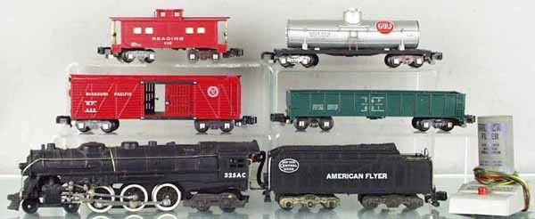 AMERICAN FLYER 5106-WT TRAIN SET: S ga, 325 Hudson loco & tender, w/choo choo & chime whistle, 629 stock car, 1 chip on catwalk end, 631 gondola, 625 tank, 630 caboose, orig boxes minor wear, orig set box, old tape on top, C7-8.