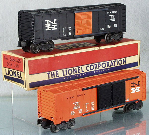 2 LIONEL BOX CARS: O ga, 6464-425 New Haven, 4th version, orig box minor wear, 6468-25 New Haven autocar, C7-8.