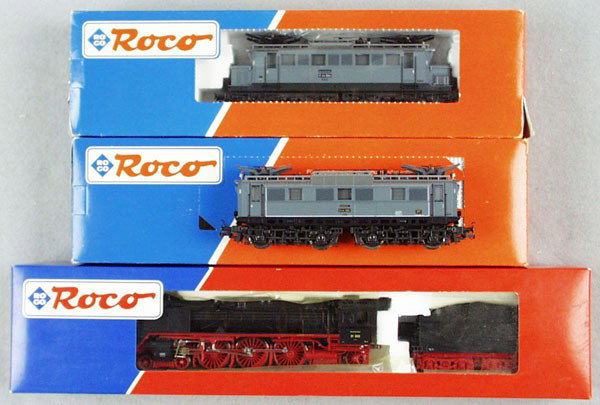 3 ROCO GERMAN LOCOS: HO ga, 2-rail, 43405 electric, 43404 electric, 43316 loco & tender, orig boxes & inserts some wear, C9.