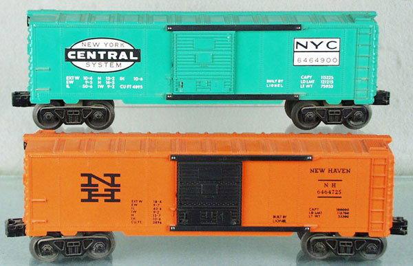 2 LIONEL 6464 BOX CARS: O ga, 6464-900 NYC, 2nd version, 1 step chipped, 6464-725 New Haven, C7-8.