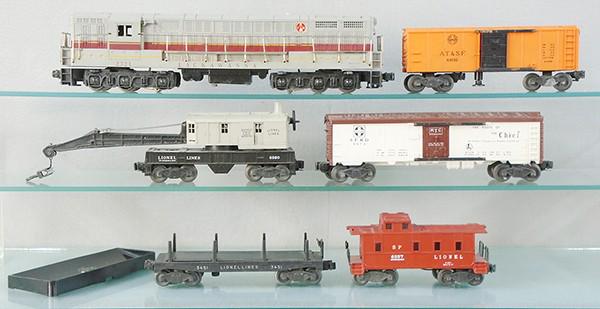 LIONEL TRAIN SET (1 of 3)
