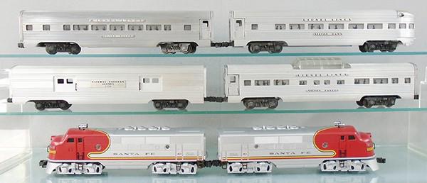 LIONEL SANTA FE TRAIN SET (1 of 2)