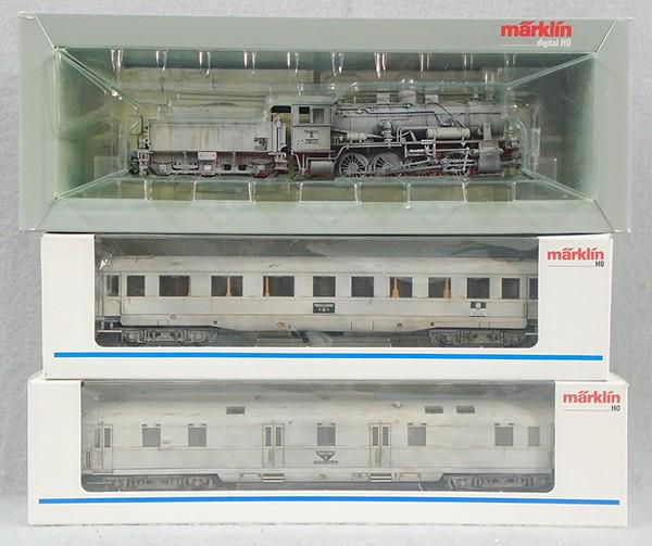 MARKLIN DIGITAL WINTER TRAIN SET (1 of 2)