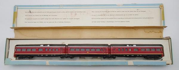 MARKLIN 3025 RAIL CAR SET (1 of 2)