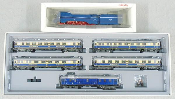 MARKLIN TRAIN SET (1 of 2)