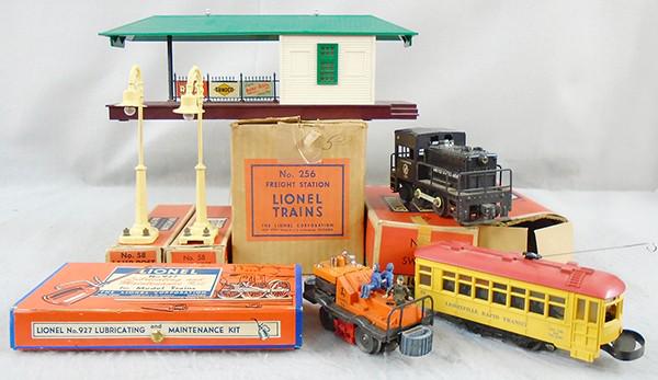 LIONEL ACCESSORIES (1 of 2)