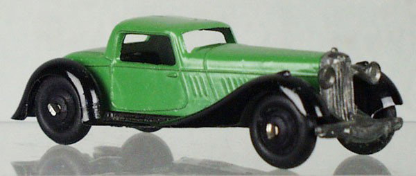 DINKY 36B BENTLEY: green & black, grille tarnishing, minor pimpling under paint on hood, C7-8.